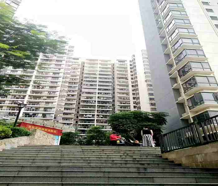 深圳龍勝地鐵站小產權房-龍軍花園