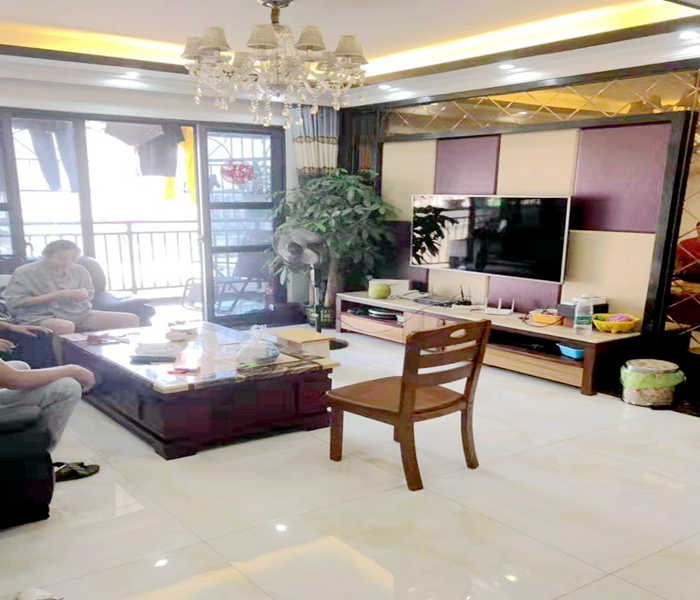 龍華小產權網：金湖雅苑4棟花園小區房，離地鐵300米